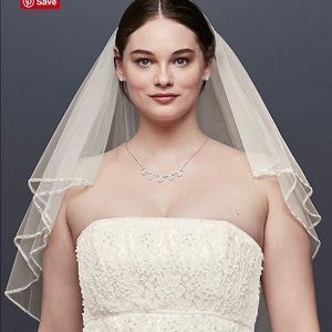 David’s Bridal 2 tier Wedding Veil in Ivory